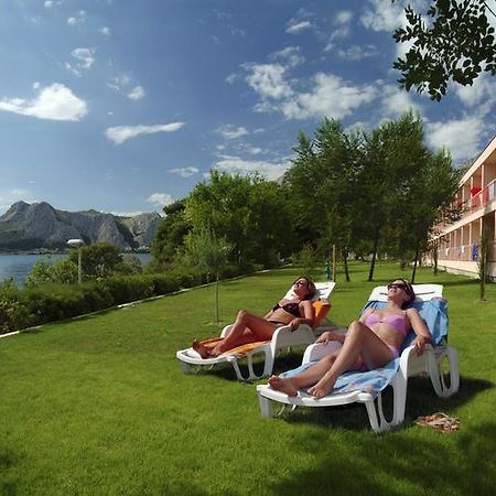 Hotel Tourist Settlement Brzet Omiš Esterno foto