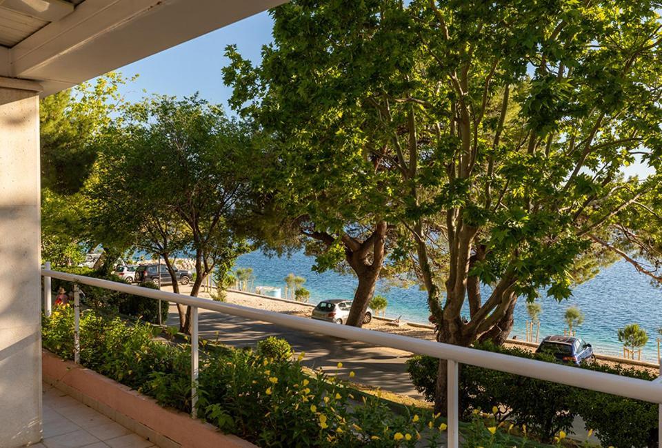Hotel Tourist Settlement Brzet Omiš Esterno foto