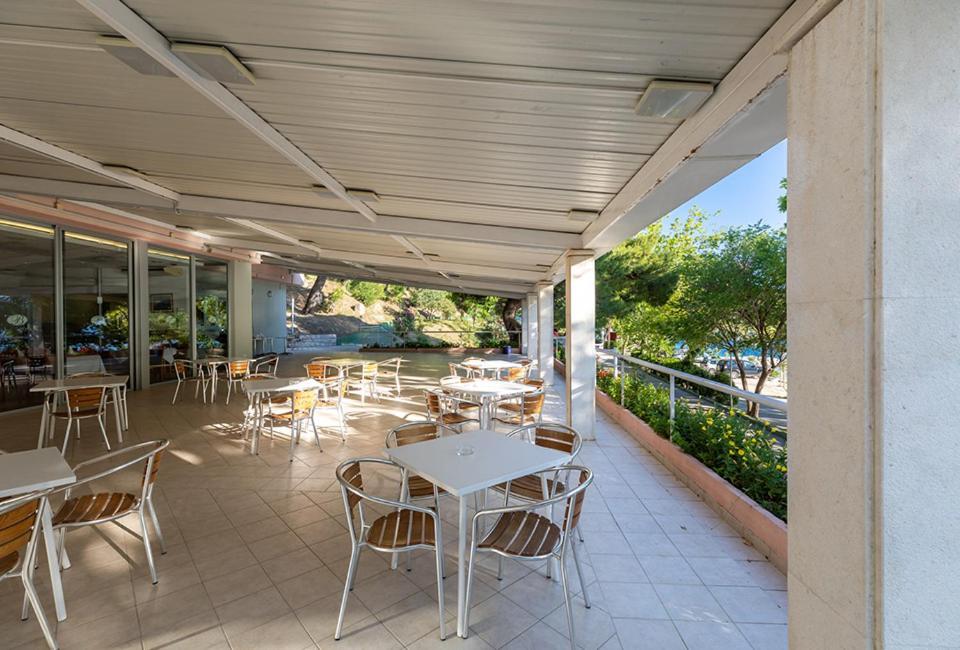 Hotel Tourist Settlement Brzet Omiš Esterno foto