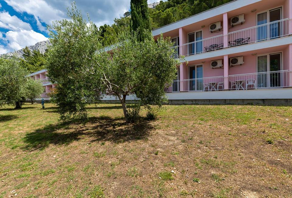 Hotel Tourist Settlement Brzet Omiš Esterno foto