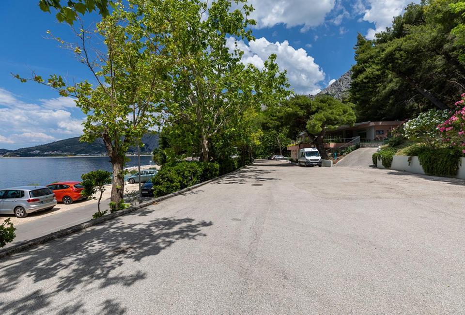 Hotel Tourist Settlement Brzet Omiš Esterno foto