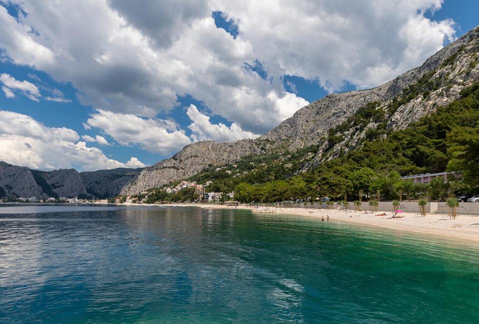 Hotel Tourist Settlement Brzet Omiš Esterno foto