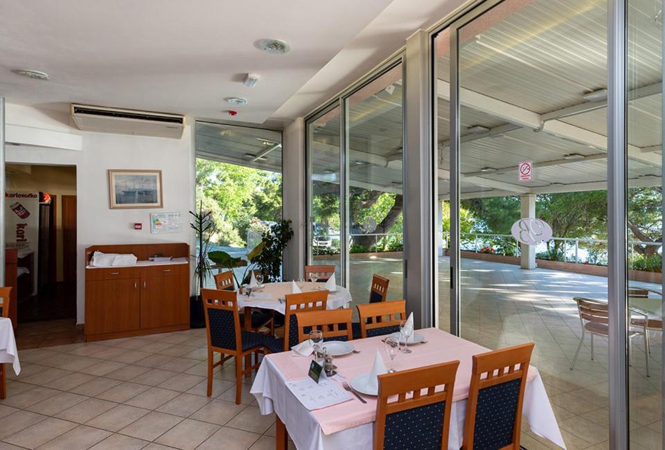 Hotel Tourist Settlement Brzet Omiš Esterno foto