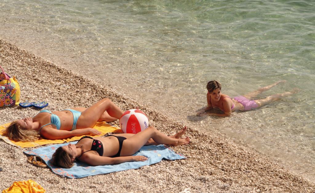 Hotel Tourist Settlement Brzet Omiš Esterno foto