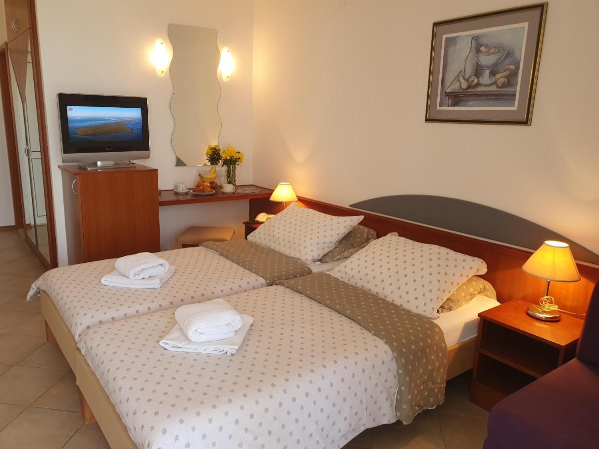 Hotel Tourist Settlement Brzet Omiš Esterno foto